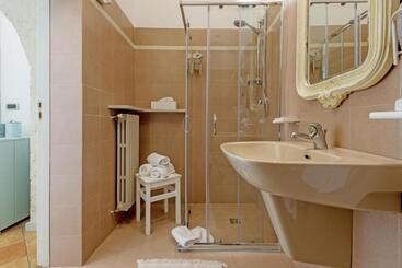 تختخواب و صبحانه Fabula Maison