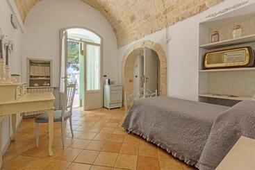 تختخواب و صبحانه Fabula Maison