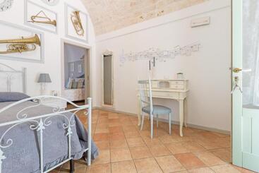 تختخواب و صبحانه Fabula Maison