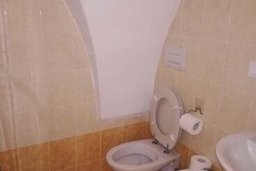 تختخواب و صبحانه La Sosta