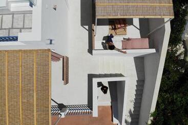 تختخواب و صبحانه Senia_rooms_vista