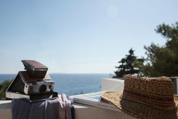 تختخواب و صبحانه Senia_rooms_vista