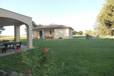 هتل روستایی Agriturismo Cavallin Del Bufalo