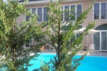 هتل روستایی Agriturismo Corte Zuccone