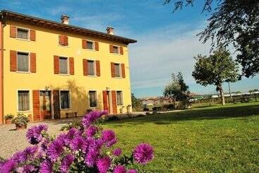 هتل روستایی Agriturismo Trebis
