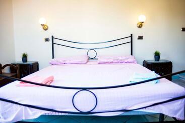 تختخواب و صبحانه Scaloni Bnb