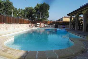 تختخواب و صبحانه Villa Carmen
