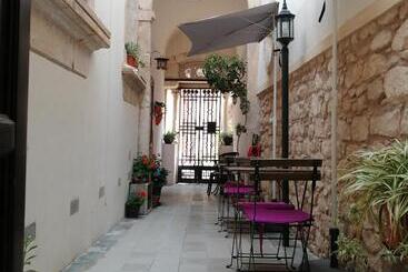 Elianthos B&b