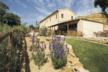 هتل روستایی Agriturismo La Quarta
