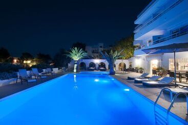 Apartamentos Sunset Oasis Ibiza   Only Adults