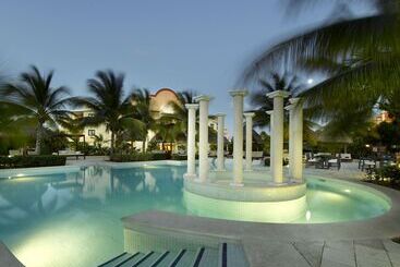 Grand Palladium Colonial Resort & Spa - All Inclusive