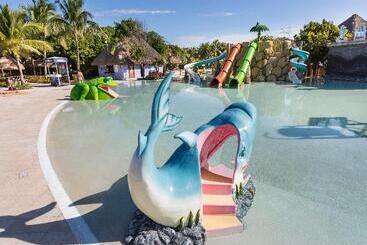 Grand Palladium Colonial Resort & Spa - All Inclusive