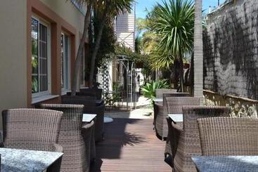 هتل Charming Residence & Guest House Dom Manuel I Adults Only