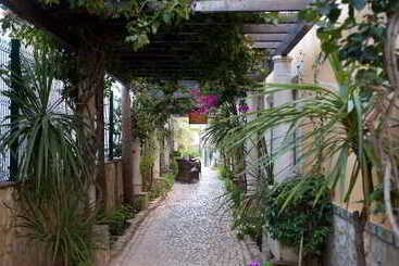 هتل Charming Residence & Guest House Dom Manuel I Adults Only