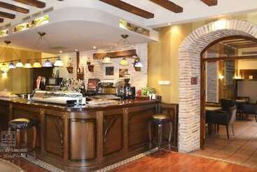هتل Condes De Visconti