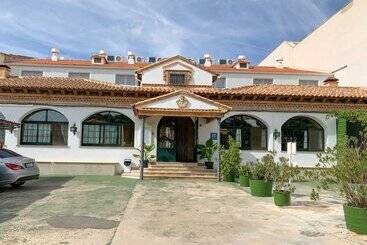هتل Hostal Guadiana