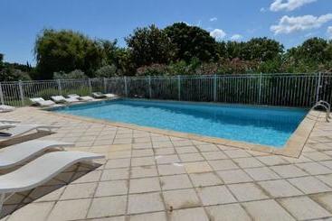 בית מלון כפרי Hostellerie Du Luberon