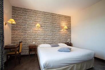 هتل Hôtel Restaurant Plaisance Piscine Couverte Et Chauffée  Proche Sarlat