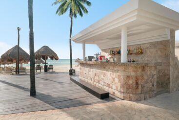 هتل Iberostar Waves Quetzal