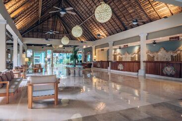 هتل Iberostar Waves Quetzal