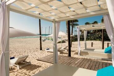 هتل Iberostar Waves Quetzal