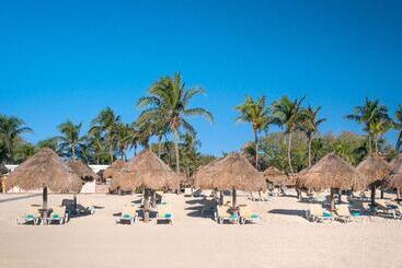 هتل Iberostar Waves Quetzal