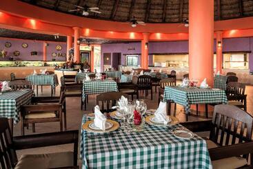 هتل Iberostar Waves Quetzal
