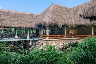 هتل Iberostar Waves Quetzal