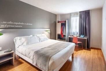 هتل Ibis Styles Pamplona Noain