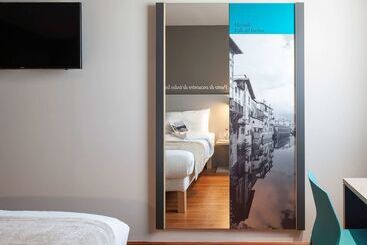 هتل Ibis Styles Pamplona Noain
