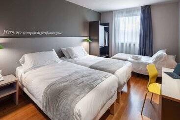 هتل Ibis Styles Pamplona Noain