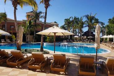 هتل Las Madrigueras Golf Resort & Spa  Adults Only
