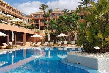 هتل Las Madrigueras Golf Resort & Spa  Adults Only