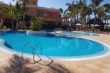 هتل Las Madrigueras Golf Resort & Spa  Adults Only