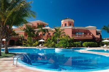هتل Las Madrigueras Golf Resort & Spa  Adults Only