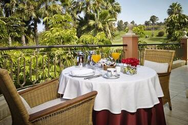 هتل Las Madrigueras Golf Resort & Spa  Adults Only