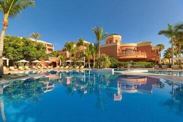 هتل Las Madrigueras Golf Resort & Spa  Adults Only