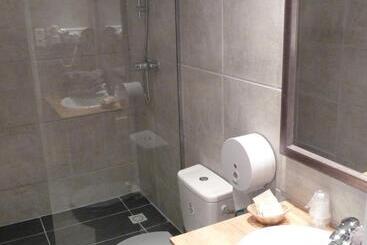 هتل Les Cèdres