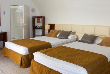 هتل Livvo Risco Del Gato Suites