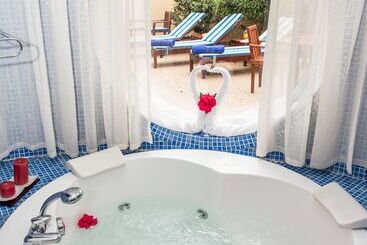 هتل Livvo Risco Del Gato Suites