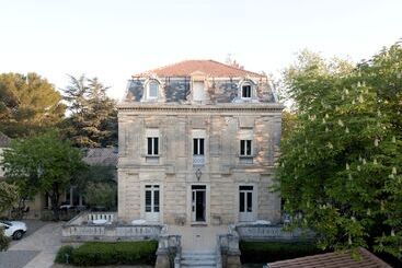 هتل Les Cèdres