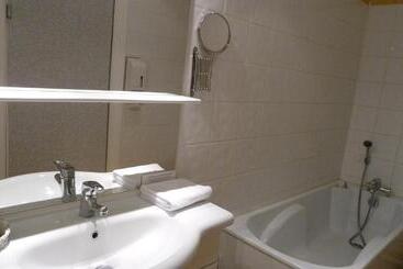 هتل Logis Le Midland