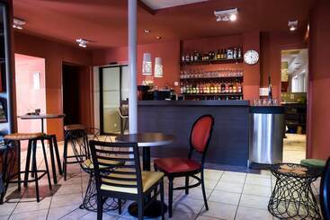 هتل Logis Hôtel Restaurant Azalées