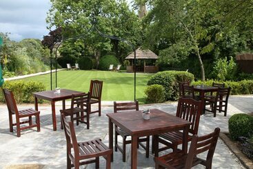 هتل The Manor House