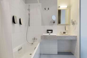 هتل Ramada By Wyndham Frankfurt Central Station