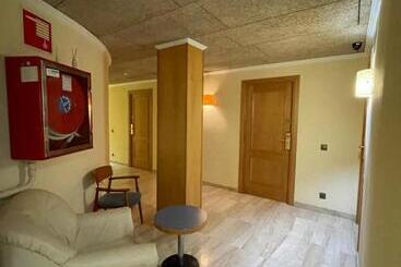 هتل Sant Celoni