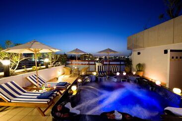 هتل Seaside Sandy Beach