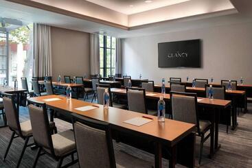 هتل The Clancy Autograph Collection