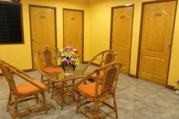 هتل Thepparat Lodge Krabi