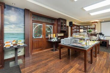 هتل Villa Angela